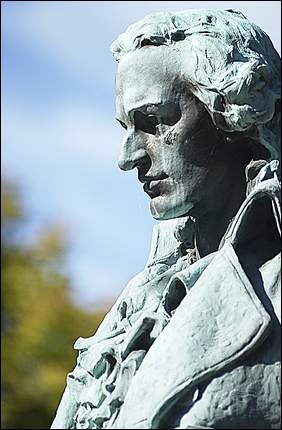 Schiller statue
